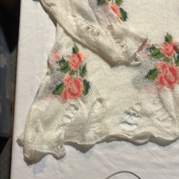 Wildfox White and Pink Floral Sweater - Picture 10 of 14